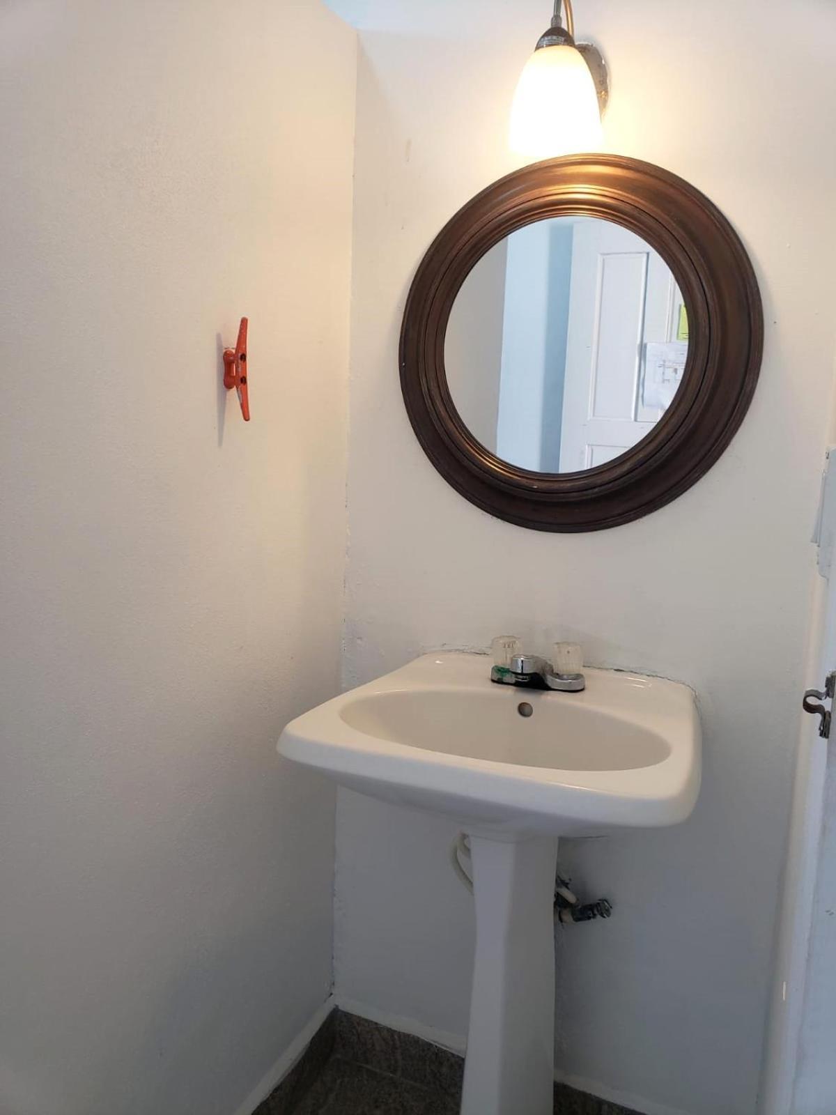 Beach Club Budget Rooms At Popeyes Caye Caulker Exterior foto