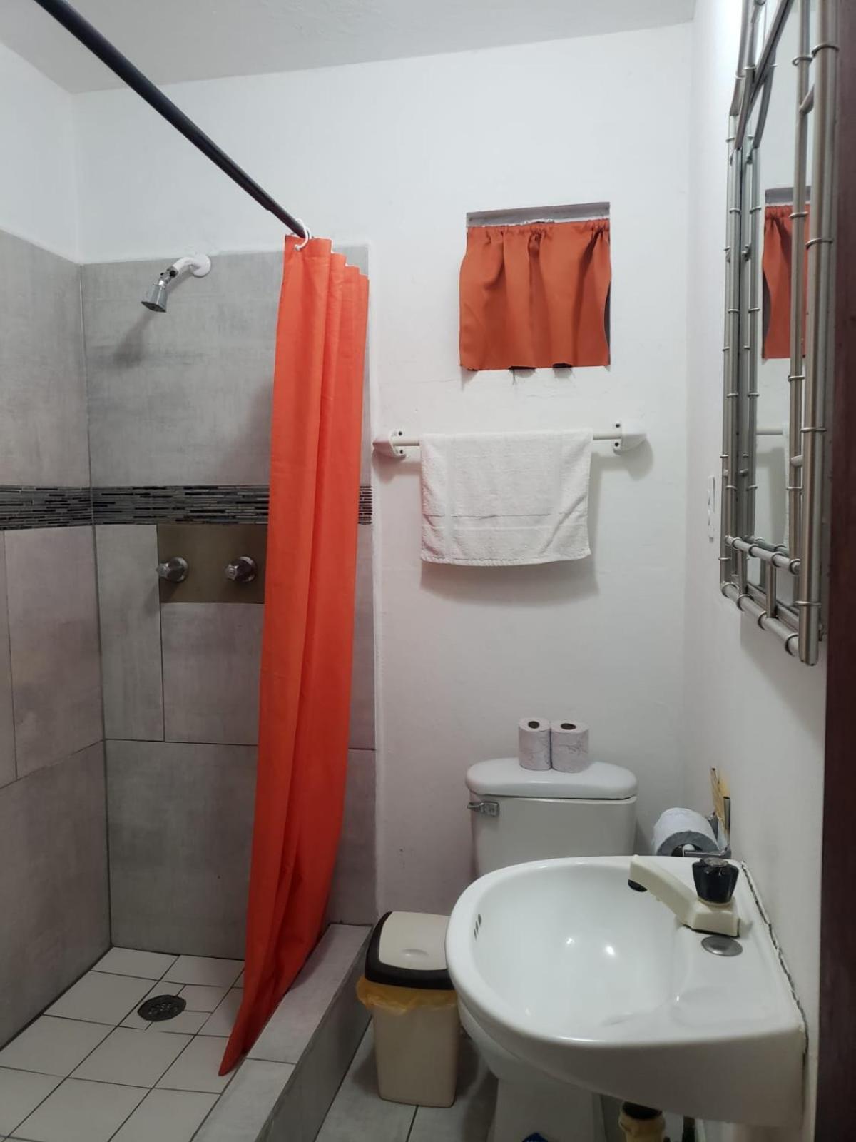 Beach Club Budget Rooms At Popeyes Caye Caulker Exterior foto